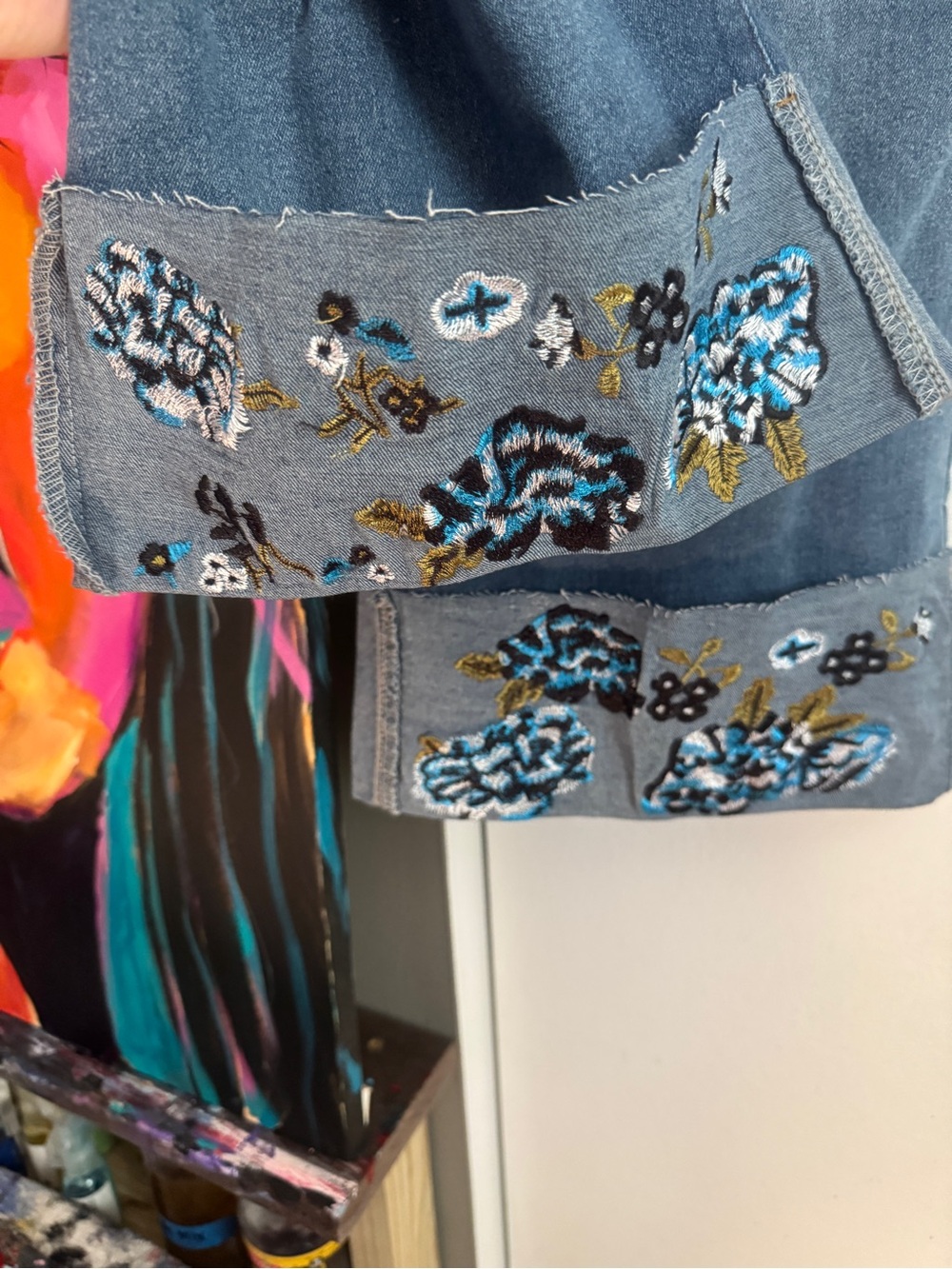 NWT Boutique Floral Embroidered Wide Leg Cuffed Jeans Size 2XL - Picture 7 of 10
